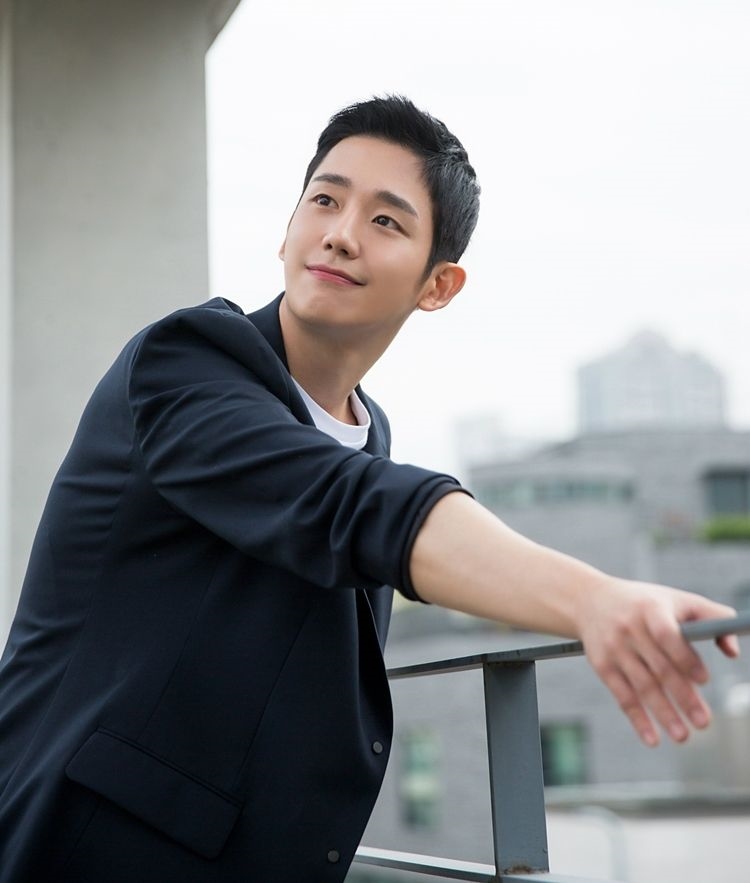 Jung Hae In xem xét tham gia phim mới cùng Jisoo, Kim Hye Yoon