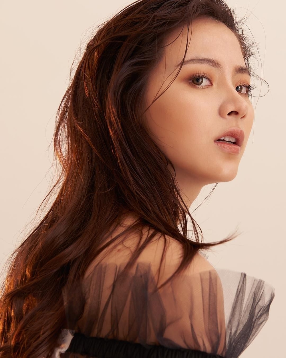Baifern Pimchanok và những sao nữ Thái từng đóng vai chuyển giới