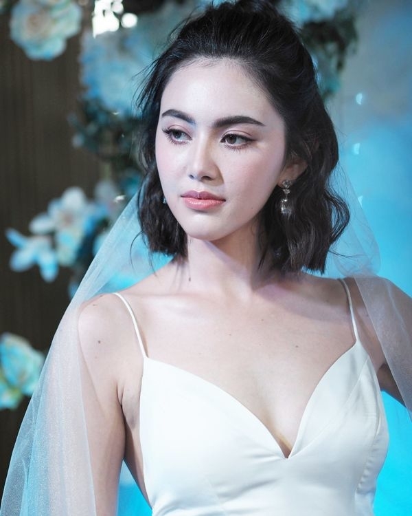 Baifern Pimchanok và những sao nữ Thái từng đóng vai chuyển giới
