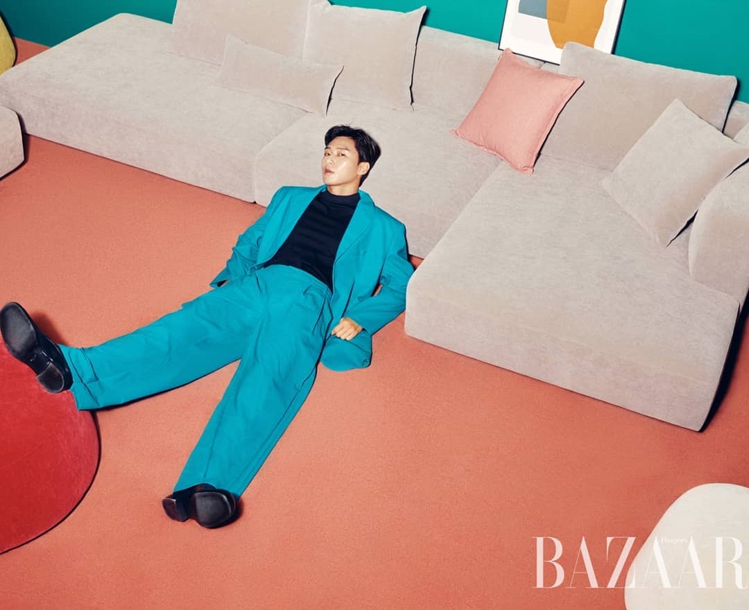 Park Seo Joon nam tính cực thu hút trong bộ ảnh tạp chí mới