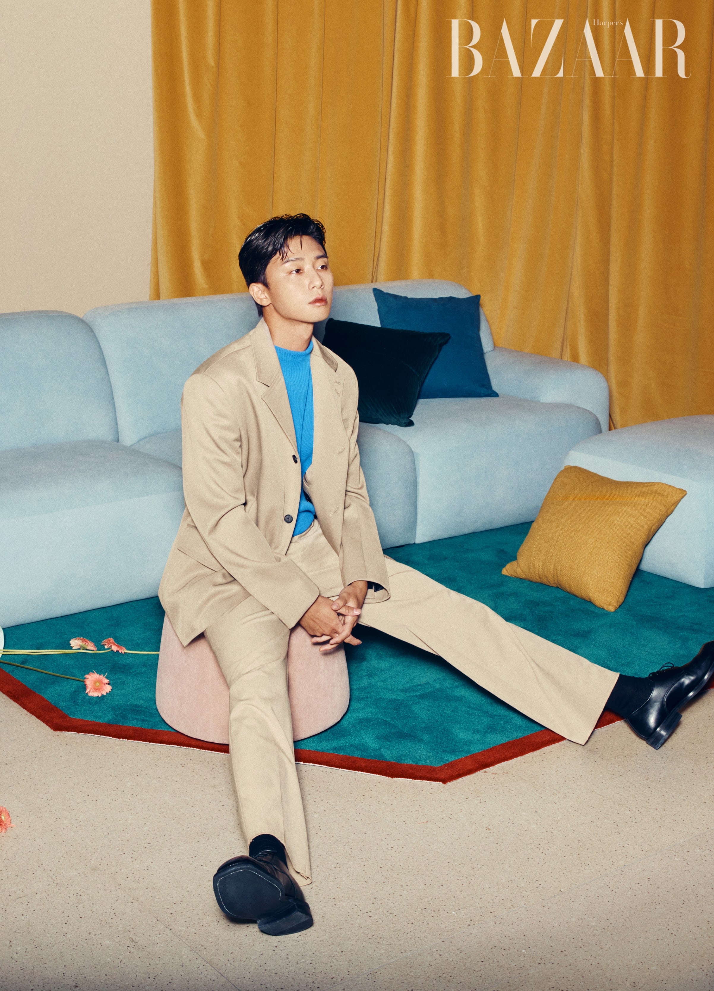 Park Seo Joon nam tính cực thu hút trong bộ ảnh tạp chí mới