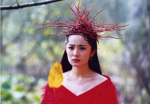 Tạo hình tóc độc lạ của mỹ nhân Cbiz: An Dĩ Hiên đội thành phố vàng