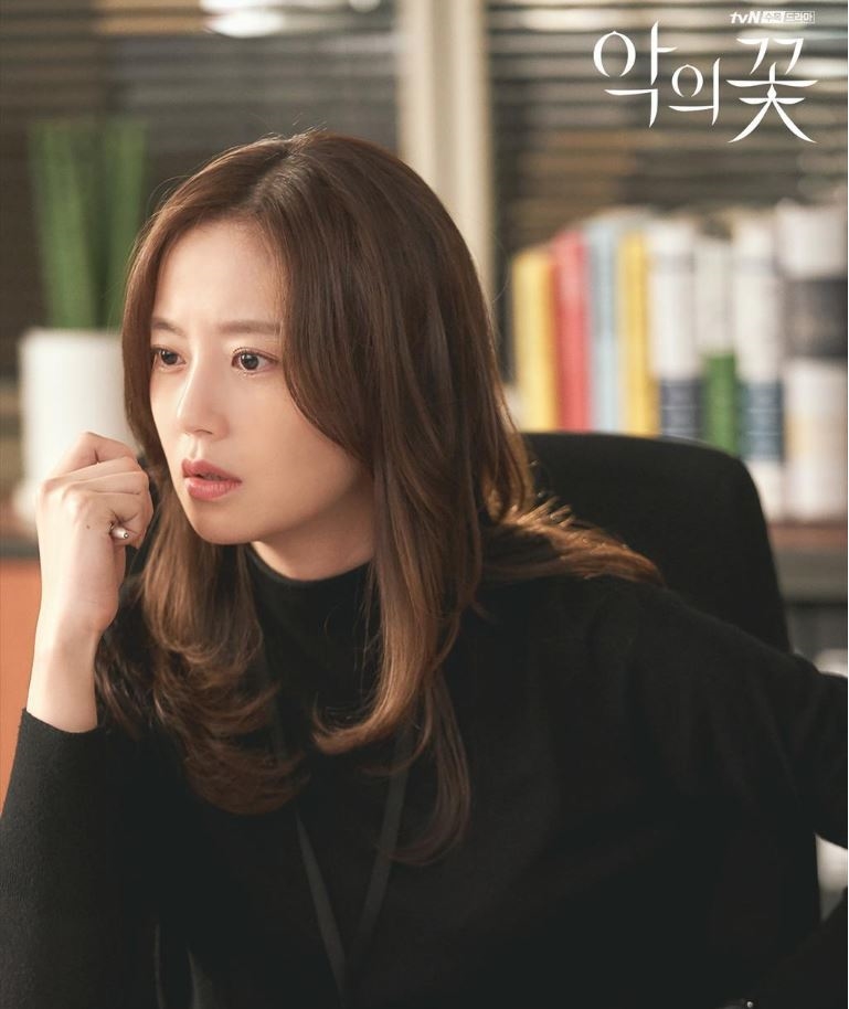 'Flower Of Evil' rating ổn định với những tình tiết căng thẳng mới