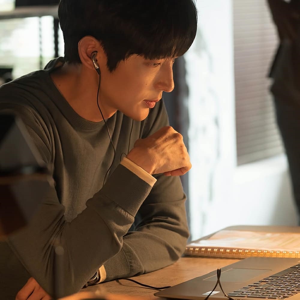 'Flower Of Evil' rating ổn định với những tình tiết căng thẳng mới