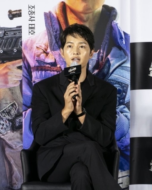 Song Joong Ki thông báo movie mới tiếp tục hoãn ra mắt lần thứ hai