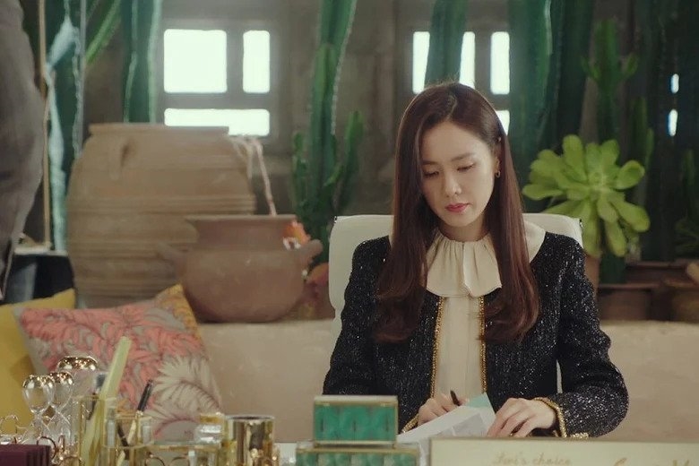 Son Ye Jin và 7 lần 'đụng hàng' hậu bối nhưng chưa từng thua kém