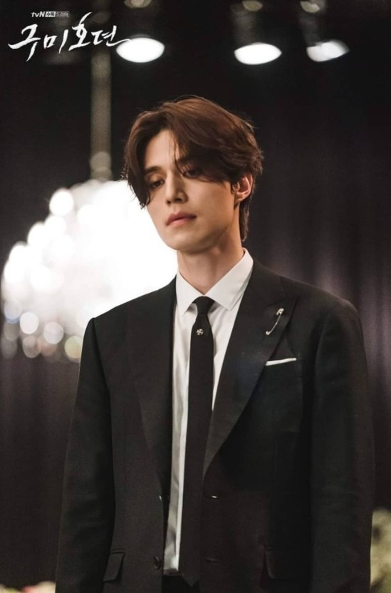 Lee Dong Wook tung poster và teaser phim mới với vai diễn hồ ly ma mị