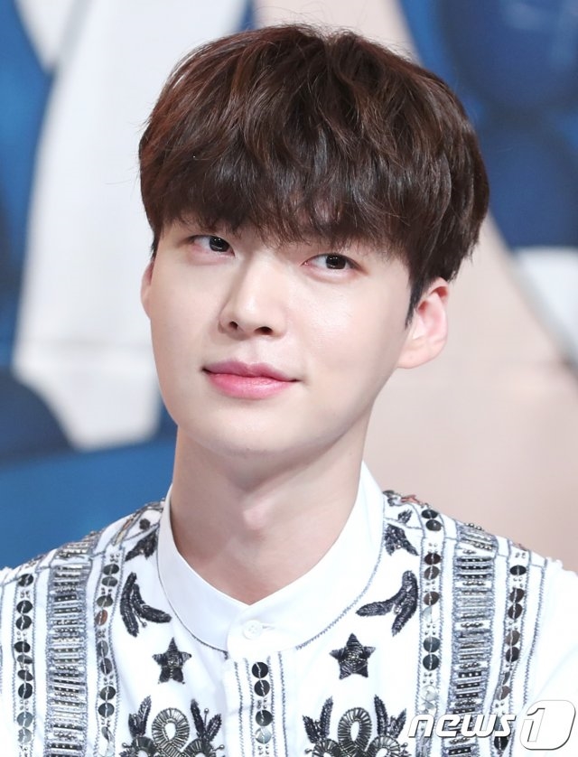 Ahn Jae Hyun tiếp tục rút lui khỏi show 'Tân Tây Du Ký' mùa 8