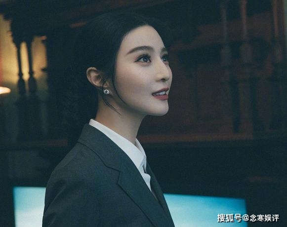 Phạm Băng Băng rạng rỡ khi tái xuất, khoe nhan sắc bất bại đốn tim fan