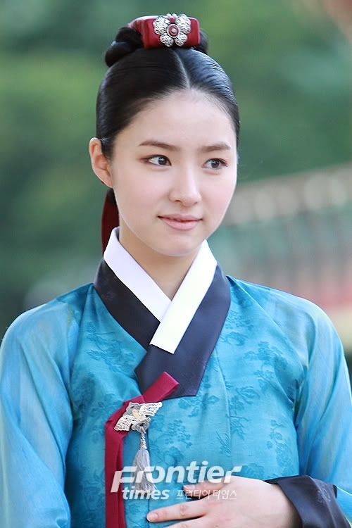 Ha Ji Won và những nữ thần cổ trang đẹp nao lòng trên màn ảnh Hàn