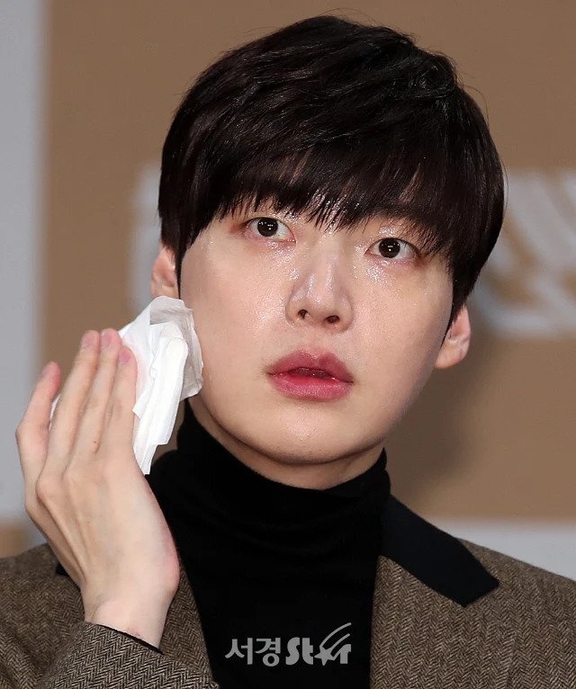 Goo Hye Sun nhận chỉ trích thậm tệ vì rũ bỏ chuyện ly hôn quá nhanh