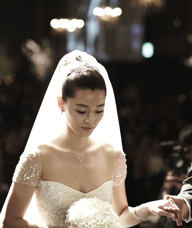 Hwang Jung Eum và những sao Hàn đình đám lấy người ngoài ngành