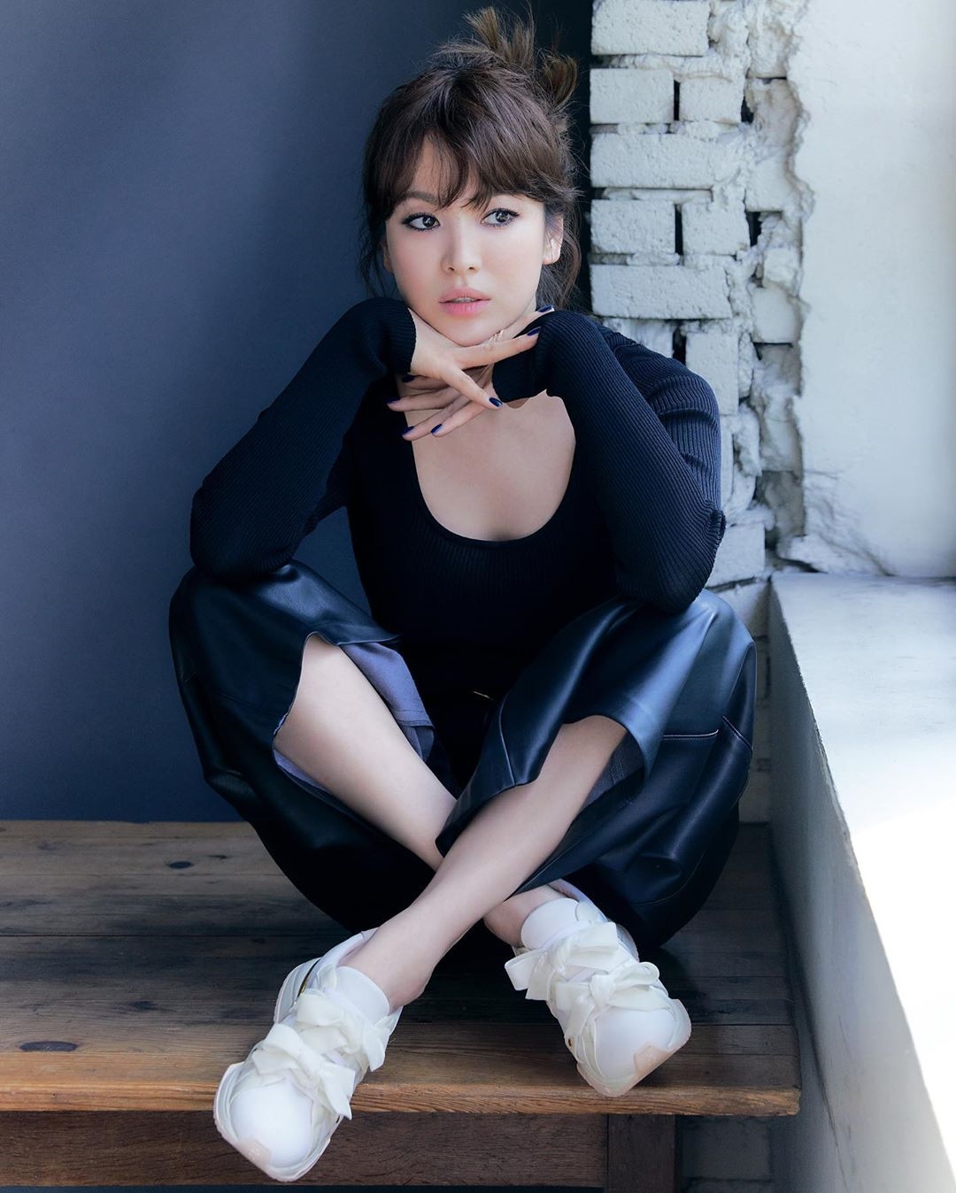 Song Hye Kyo gây bất ngờ với loạt ảnh mới phá cách và khí chất