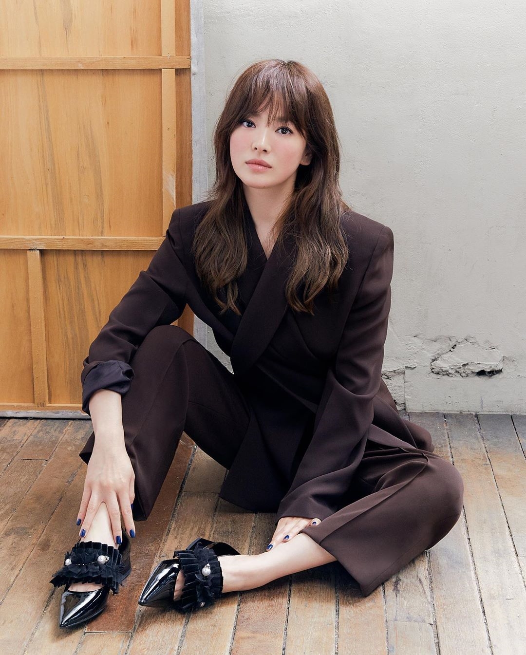 Song Hye Kyo gây bất ngờ với loạt ảnh mới phá cách và khí chất