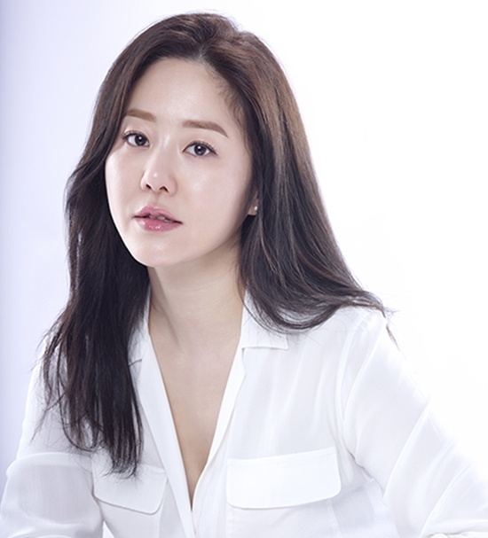 Go Hyun Jung 'gây sốt' với gương mặt thách thức thời gian ở tuổi 50