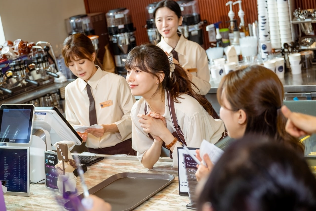 Suzy xinh đẹp tỏa sáng trong tạo hình phim mới sắp ra mắt
