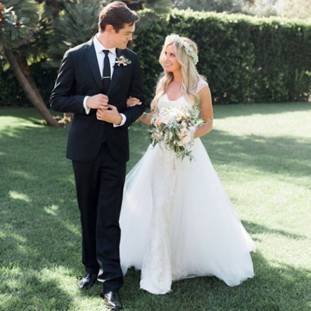 Ashley Tisdale thông báo mang thai sau 6 năm kết hôn