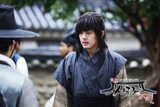 So Ji Sub, Lee Jun Ki và những 'bad boy' phim Hàn làm fan mê đắm