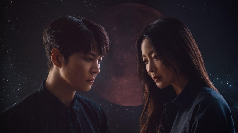 Seo Ye Ji, Lee Jun Ki hoá vai 'điên nữ, khùng nam' trên màn ảnh 2020