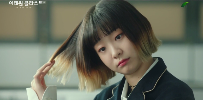 Seo Ye Ji, Lee Jun Ki hoá vai 'điên nữ, khùng nam' trên màn ảnh 2020