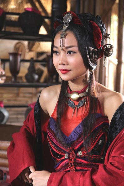 Quỳnh Hoa Nhất Dạ, Kiều và loạt phim Việt gây tranh cãi về trang phục