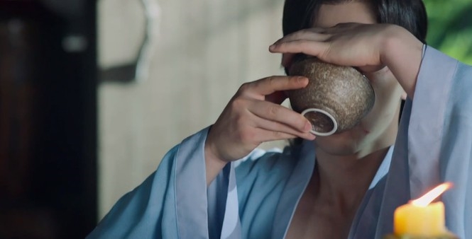Châu Tấn và sao Cbiz sở hữu bàn tay 'nải chuối' gây cười