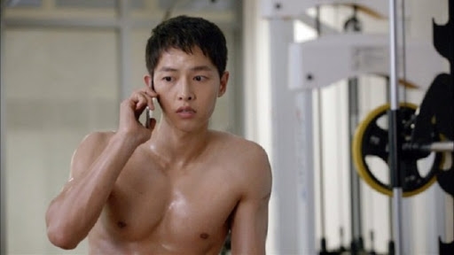 Lee Min Ho, Song Joong Ki và loạt cảnh tắm gợi cảm đốn tim fan