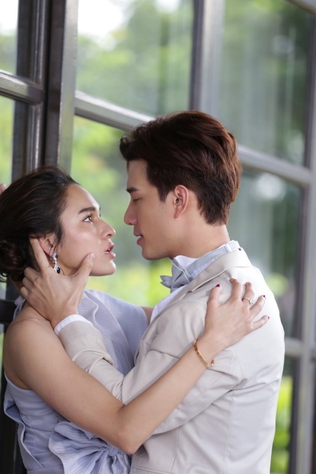 'Chiếc lá cuốn bay' và loạt phim Thái có “con giáp thứ 13” độc lạ