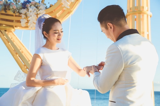 An Dĩ Hiên tổ chức tiệc sinh nhật hoành tráng trước ngày sinh con