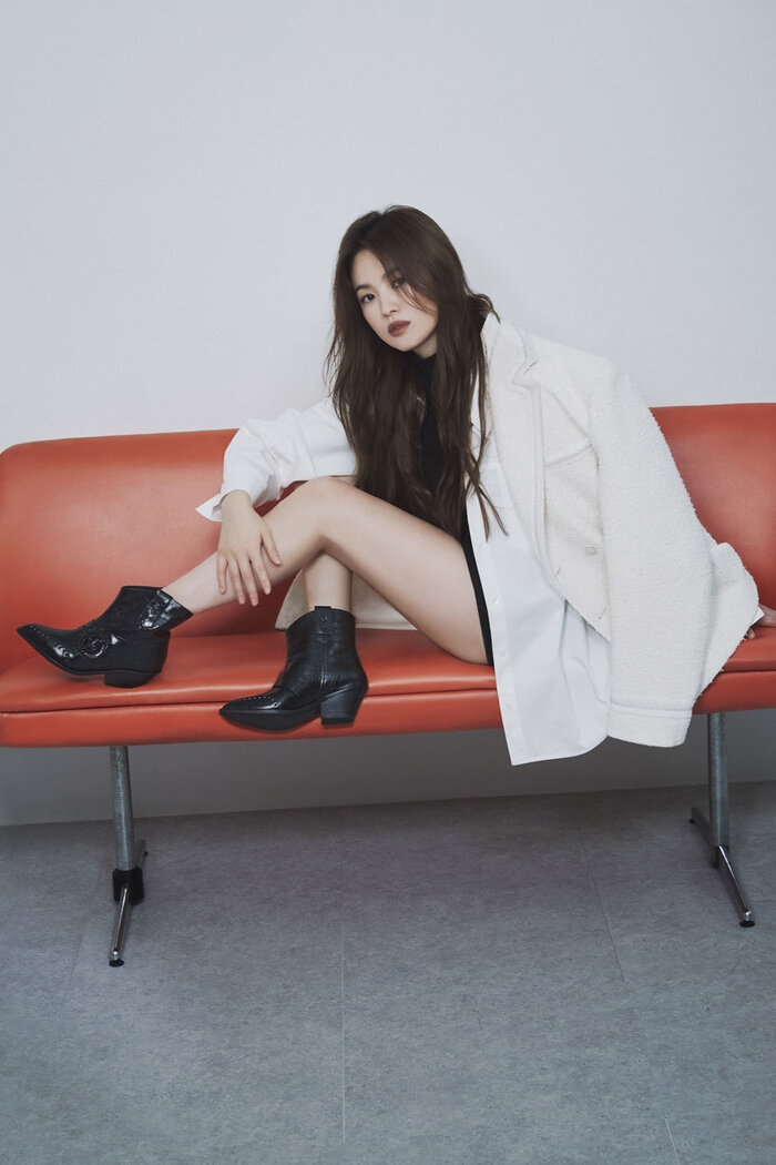 Song Hye Kyo khoe thần thái 'sang xịn mịn' trong bộ ảnh tạp chí mới
