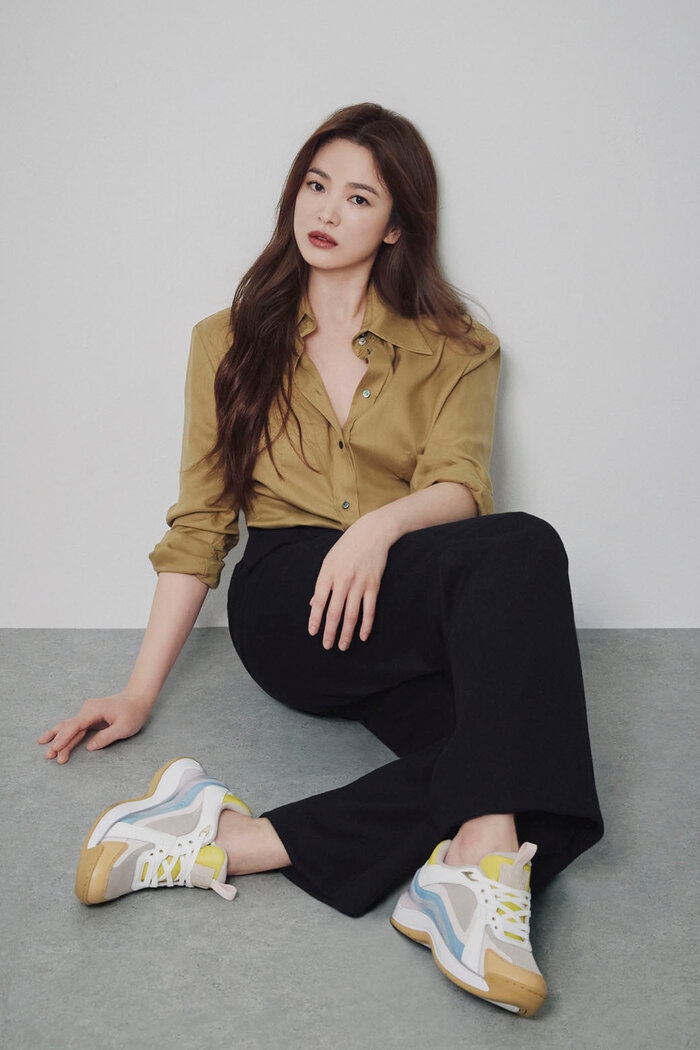 Song Hye Kyo khoe thần thái 'sang xịn mịn' trong bộ ảnh tạp chí mới
