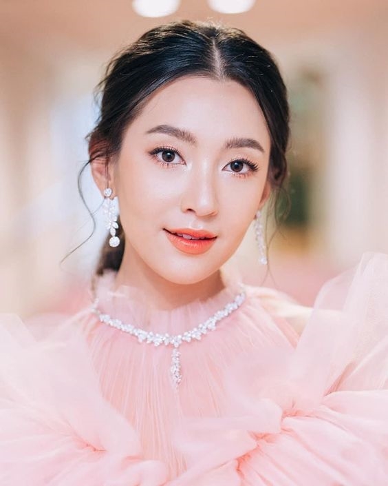 Baifern, Yaya và dàn nữ thần con lai đẹp từ nhỏ đến lớn của Tbiz