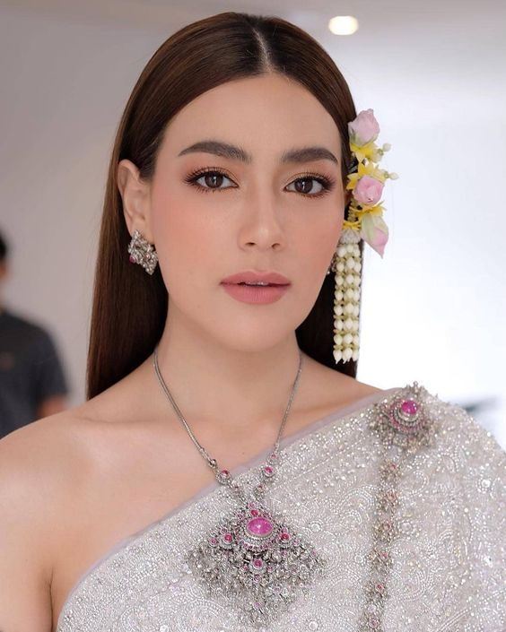 Baifern, Yaya và dàn nữ thần con lai đẹp từ nhỏ đến lớn của Tbiz