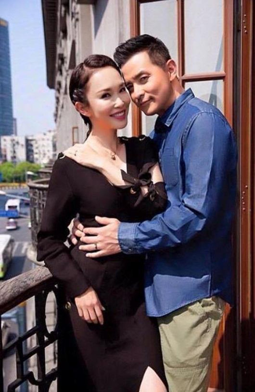 Lý Minh Thuận già nua bên Phạm Văn Phương trong ảnh 11 năm ngày cưới