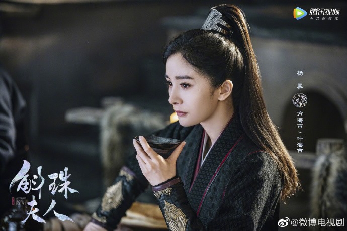 Dương Mịch, AngelaBaby và dàn sao Cbiz hết thời nhận cát xê trăm tỷ