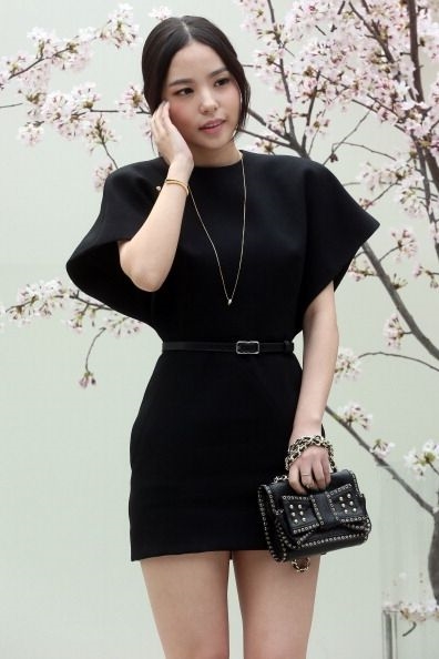 Min Hyo Rin, Son Dam Bi và loạt sao nữ mặc kém duyên khi đi ăn cưới