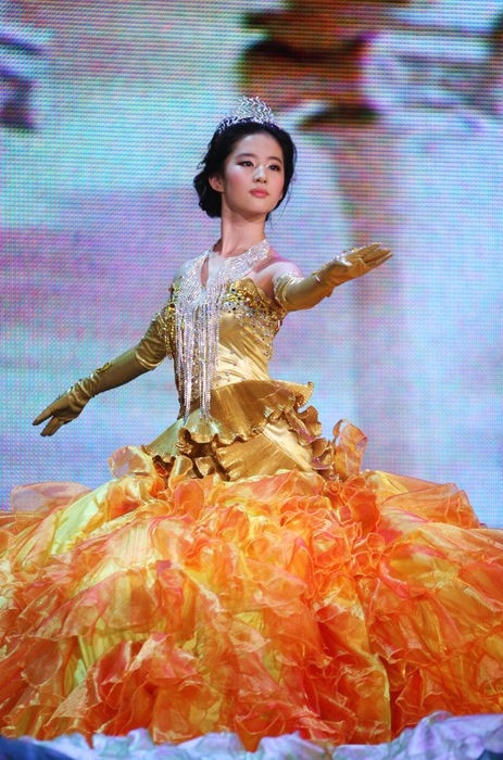Triệu Lệ Dĩnh và các mỹ nhân Cbiz trở thành nữ thần Kim Ưng