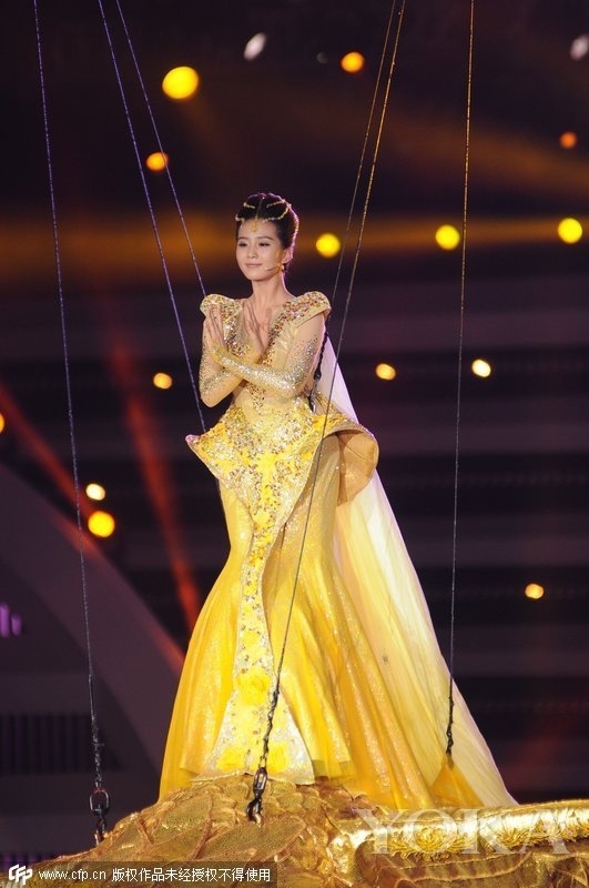 Triệu Lệ Dĩnh và các mỹ nhân Cbiz trở thành nữ thần Kim Ưng