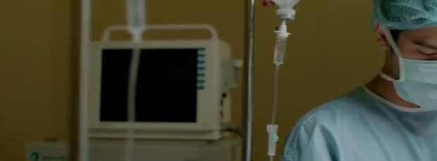 Lửa Ấm, Hậu Duệ Mặt Trời và các phim Việt mắc 'sạn' y học