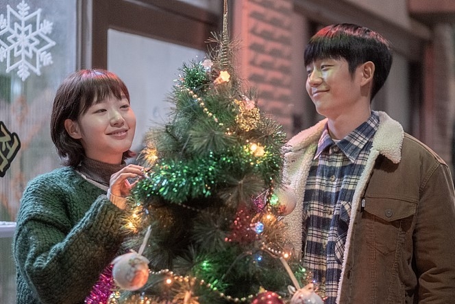 'Something In The Rain' và những phim tình cảm Hàn dành cho ngày mưa