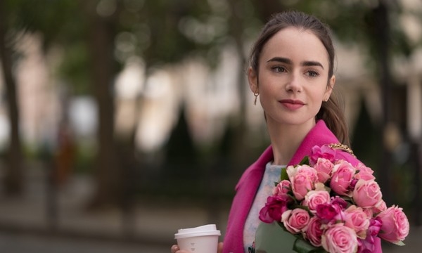 'Emily In Paris' tạo nên cơn sốt mới dù nội dung bị chê tơi bời
