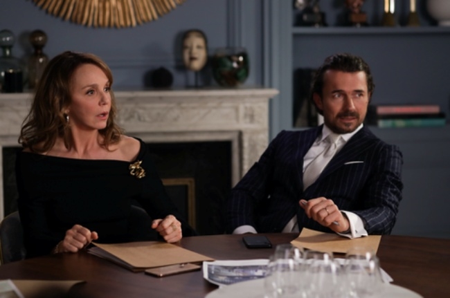 'Emily In Paris' tạo nên cơn sốt mới dù nội dung bị chê tơi bời