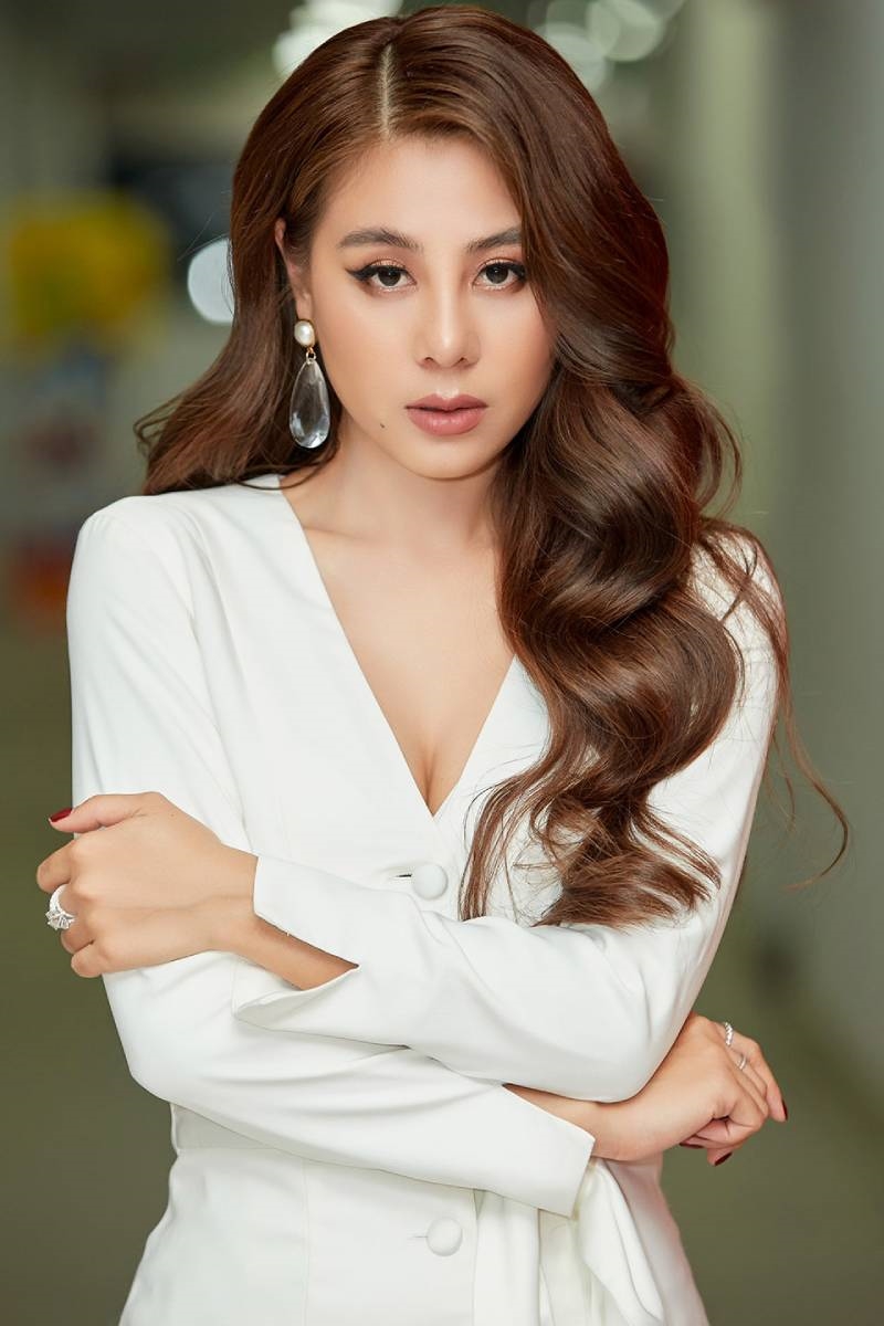 Nam Thư, Hoàng Mập và loạt sao Việt bán nhà để làm phim