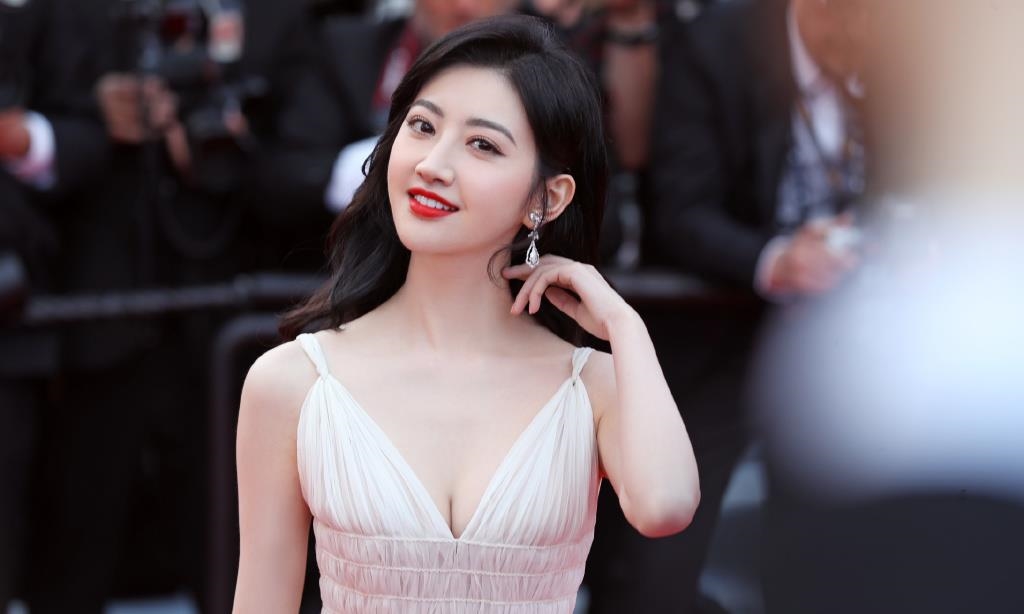 Triệu Lệ Dĩnh, Dương Mịch và những mỹ nhân Vương Tư Thông e dè