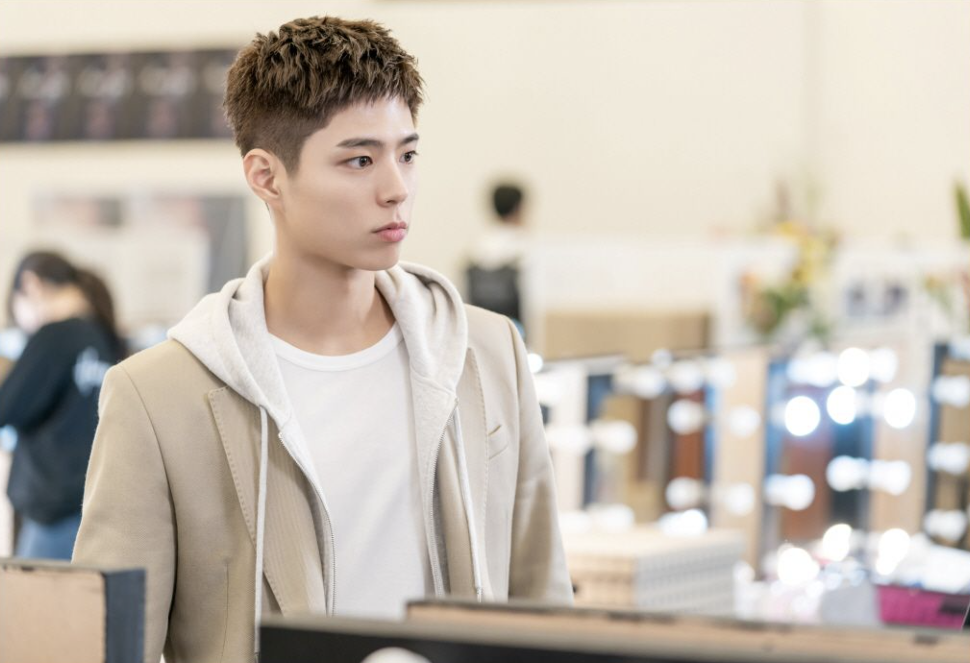 Lee Jong Suk, Park Bo Gum: Bị hiểu lầm bất tài vì quá đẹp