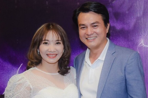 Cao Minh Đạt làm shipper cho vợ, không ngại bị nói hết thời