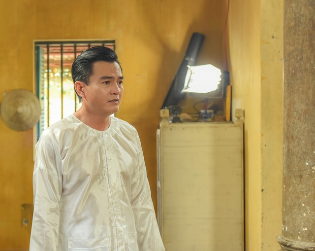 Cao Minh Đạt làm shipper cho vợ, không ngại bị nói hết thời