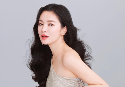 Kim Tae Hee và loạt 'tường thành nhan sắc' Hàn do bác sĩ thẩm mỹ chọn