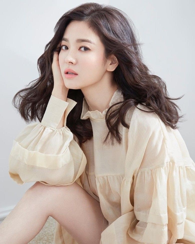 Kim Tae Hee và loạt 'tường thành nhan sắc' Hàn do bác sĩ thẩm mỹ chọn