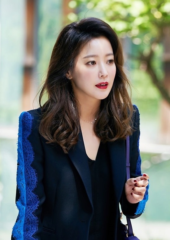 Kim Tae Hee và loạt 'tường thành nhan sắc' Hàn do bác sĩ thẩm mỹ chọn